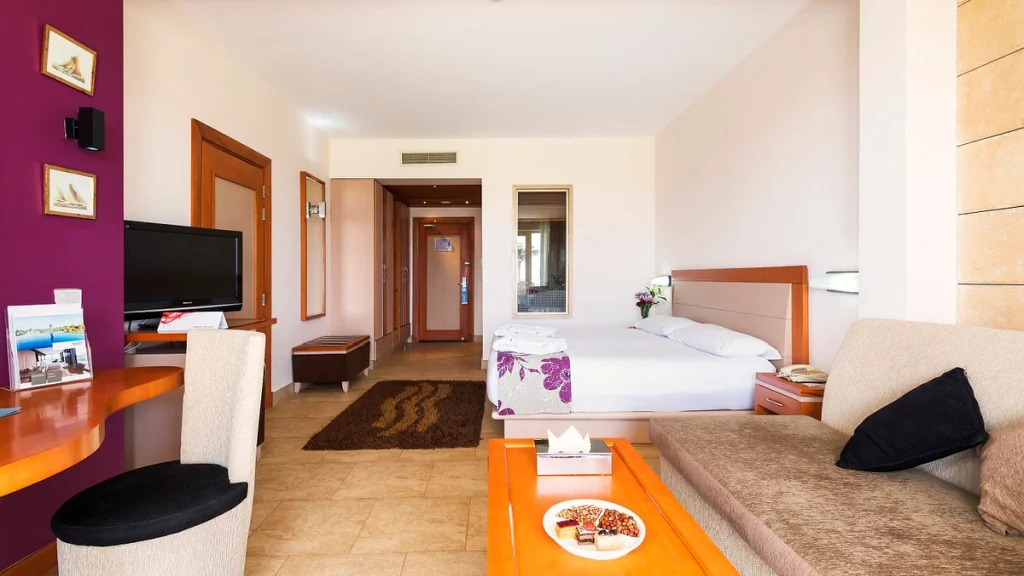 الفندق بارسلو تيران ريزورت - شرم الشيخ